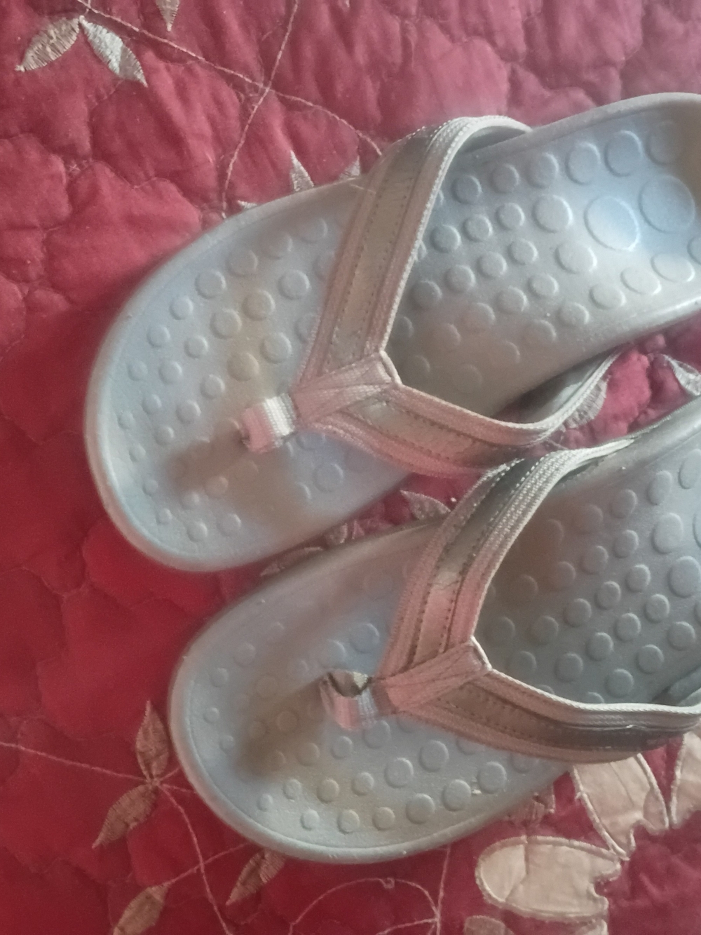 Women's Orthaheel Neutral Gray Comfort Flip Sandals